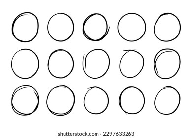 Superconjunto de líneas de círculos esbozan la mano dibujada. Círculos de doodle para elementos de diseño
