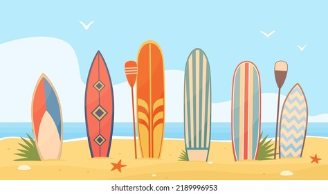 Surfboard sobre la arena. Pizarras de mar en fila en la playa, artículos de surf en el océano, vacaciones en hawaiano, cazadores de olas, tipo de deporte de verano, visión frontal hoy día vectorial cartografía plana concepto aislado