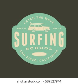 surfing logo. vintage outdoor activity emblem. vector illustration