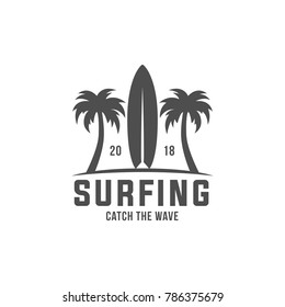 surfing logo. vintage outdoor activity emblem. vector illustration