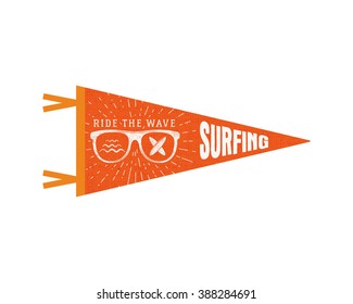 Surfing pennant. Summer Pennant flag design. Vintage surf emblem with glasses, longboard, sunburst. Ride the wave pennant. Summer symbols isolated. Retro surfboard icon, label design.