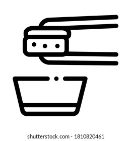 sushi roll wasabi icon vector. sushi roll wasabi sign. isolated contour symbol illustration