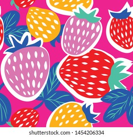 Fresa dulce sin fisuras en un fondo rosado. Papel pintado de fresas a mano de frutas de verano. Plantilla para el diseño de cocina, paquete, textil doméstico. Ilustración vectorial.