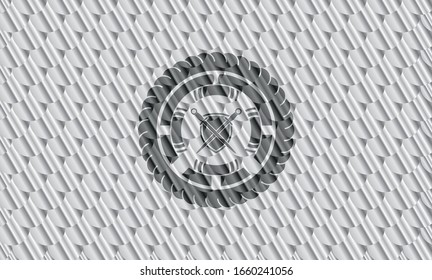 espadas cruzadas con ícono de escudo dentro del brillante emblema plateado. Patrón de escalas. Ilustración vectorial. Detallado.