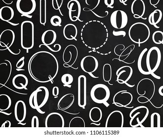 Symbol q pattern drawing on chalkboard background