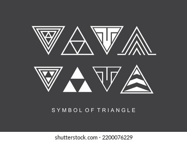 símbolo del vector triangular negro aislado