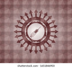 icono de la jeringa dentro del emblema rojo o placa con fondo de patrón geométrico abstracto. Sin inconvenientes.
