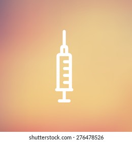 Línea delgada de icono de la jeringa para diseño de web y móvil, minimalista moderno y plano. Icono blanco vectorial en el fondo de malla gradiente.