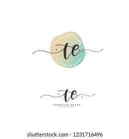 T E TE Initial letter handwriting and  signature logo.