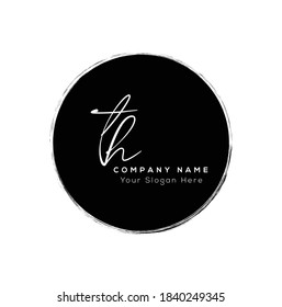  T H TH Letra inicial manuscrita y logotipo de la firma. Logo inicial del vector de belleza .Moda, boutique, floral y botánica
