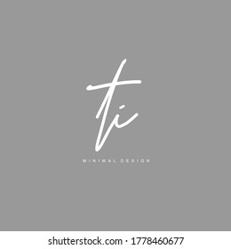 T I TI Initial Handschrift oder handgeschriebenes Logo für Identität. Logo mit Unterschrift und handgezeichnet.