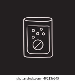 Comprimido en vidrio del icono de dibujo vectorial de agua aislado en el fondo. Tableta dibujada a mano en el ícono de vaso de agua. Tableta en vidrio de icono de boceto de agua para infografía, sitio web o aplicación.