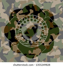 tag icon on camo texture