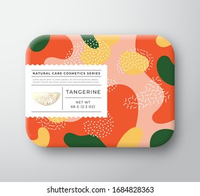 Caixa de embalagem de cosméticos para banho de tangerina. Recipiente de papel embrulhado vetorial com tampa de etiqueta de cuidado. Design de embalagem. Tipografia moderna e cítricos desenhados à mão. Layout de padrão de fundo abstrato Camo. Isolado