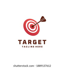 Círculo objetivo con icono de flecha aislado en el diseño del logotipo de fondo blanco	