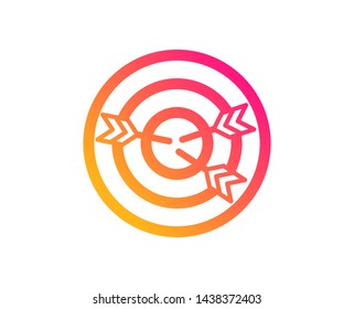 Target icon. Marketing targeting strategy symbol. Aim with arrows sign. Classic flat style. Gradient targeting icon. Vector