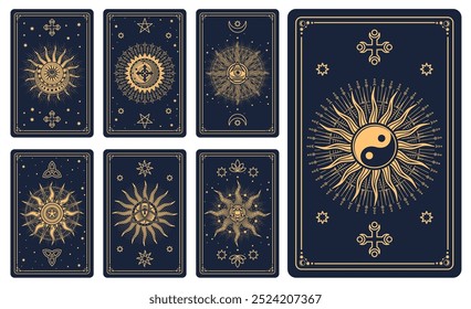 Tarot tarjetas de cubierta inversa con magia oculta, signos esotéricos y místicos, símbolos de Vector. Tarjetas de tarot de astrología con sol y luna celestiales en geometría sagrada esotérica con pentagrama y pirámides de albañil