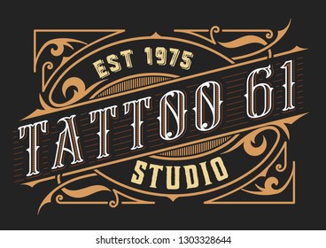 Modelo de logotipo de tatuagem. Antigas letras sobre fundo escuro com ornamentos florais.