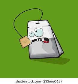 Carácter de bolso de té. Bolsa de té de dibujos animados aislada en un fondo verde. Carácter de bolso de té de papel funky con ojos y boca. Pintura de clip de teabag blanco vectorial, emoticono, etiqueta y pegatina