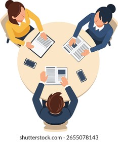 Colaboração em Equipe Visão Principal de Profissionais Reuniões em Torno de uma Tabela, Analisando Relatórios e Trabalhando Juntos para o Sucesso dos Negócios