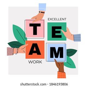 Teamwork-Konzept. Die Hände der Menschen kombinieren die Karten mit Buchstaben zu einem Wort.
