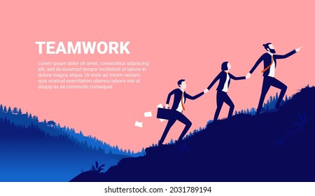 Ilustración de trabajo en equipo - Empresarios trabajando en equipo para llegar a la cima. Copiar espacio para texto. Concepto motivacional y aspiracional. Formato vectorial.