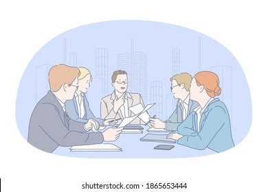 Trabajo en equipo, negociaciones, intercambio de ideas en el concepto de oficina. Empresarios y trabajadores de oficina socios sentados y discutiendo proyectos, colaborando haciendo presentaciones juntos. Paro, comunicación