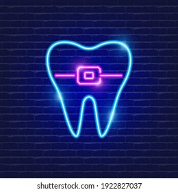 Teeth with ligature braces neon icon. Orthodontics concept. Sign for dentistry clinic.