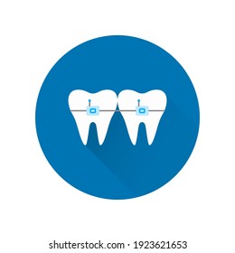 Dientes con un icono de llaves auto-ligantes con sombra larga. Concepto de ortodoncia. Cartel para la clínica odontológica.
