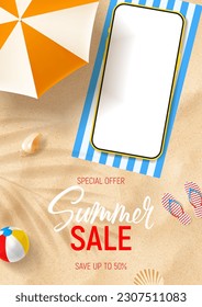 Plantilla de cartel publicitario para la venta de verano. Volante con smartphone en toalla de playa y arena con paraguas, conchas y bola inflable. Vector 3d e ilustración para la promoción de productos de verano.