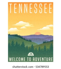 Tennessee, póster de viaje de los Estados Unidos o adhesivo para equipaje. Espléndida ilustración de las Grandes Montañas Ahumadas con pinos y amanecer. 