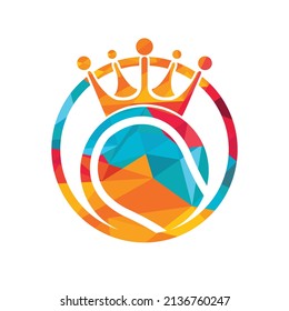 Diseño del logo del vector del rey del tenis. Plantilla de diseño de icono de bola de tenis y corona.	