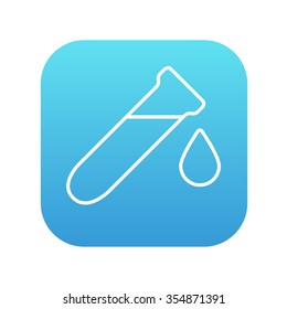 Tubo de prueba con icono de línea de caída para web, móvil e infografía. Icono de blanco vector en el cuadrado de gradiente azul con esquinas redondeadas aisladas en fondo blanco.