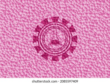 Prüfröhrensymbol in rosafarbenem Abzeichen mit Blasenhintergrund. Vektorgrafik. Detaillierte Angaben. 
