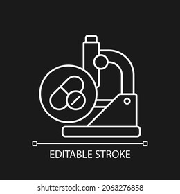 Icono lineal blanco de las drogas de prueba para el tema oscuro. Posible desarrollo de tratamiento. Medicaciones de estudio. Ilustración personalizable de línea delgada. Símbolo de contorno vectorial aislado para el modo nocturno. Trazo editable