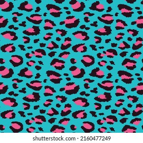 
Texture leopard seamless print, fashion pattern for textiles, wild cat skin.