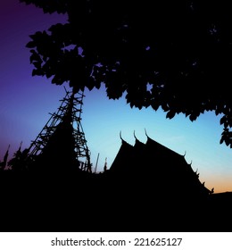 Thailand temple silhouette : vector eps.10