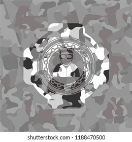 thief icon inside grey camo texture