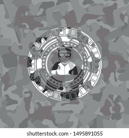 thief icon on grey camo pattern