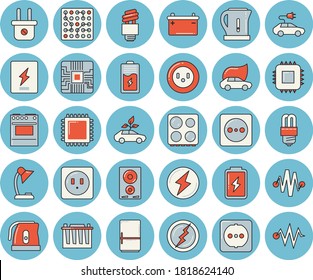 Juego de iconos de color azul claro - enchufes vectores planos, lámpara de ahorro de energía, caja de cambios, hervidor eléctrico, cocina, cocina de inducción, nevera, batería, acumulador, enchufe, coches ecológicos, placa base, cpu