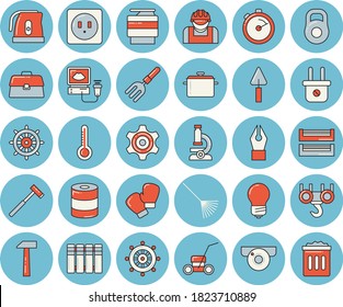 Dünne, blaue, getönte Ikonenset - Hakenflachvektor, Stuhl, Sockel, Energiesparlampe, Heizbatterien, Axt, Hammer, Saucepan, elektrischer Wasserkocher, Stoppuhr, Konservenkost, Thermometer, Pitchfork, Rake