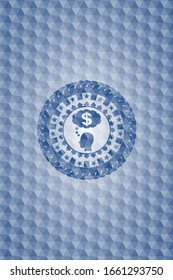 pensar en el icono del dinero dentro del emblema azul o la placa con fondo abstracto geométrico de patrón poligonal.