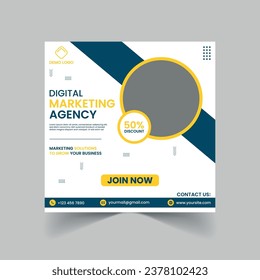 This banner is designed for a digital marketing expert. The overall design is simple and clean, with a focus on the text.