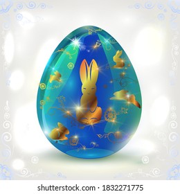 Dieses blaue Ei ist mit einem goldenen Hasen- und Blumenmuster geschmückt. Osterei auf hellem Hintergrund mit Bokeh-Effekt.
