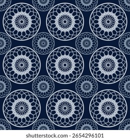 Este padrão de linha boho com geometria sagrada e geometria de linha fina forma um padrão simétrico no índigo profundo, disposto em camadas de névoa azul gelada e branco suave para equilíbrio espiritual e geometria calmante.