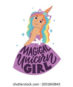 Este es un diseño lindo para las niñas. La cita, chica mágica de Unicornio. La letra y la princesa son buenas para los niños diseños, pegatinas, etc. La imagen es una ilustración vectorial