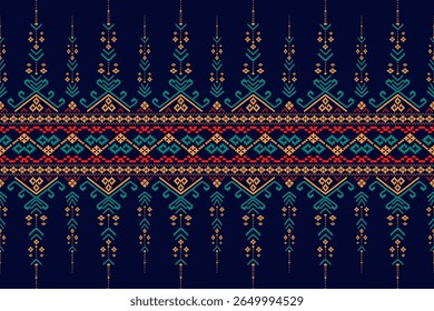 Este é um tecido padrão Isaan. Motivos geométricos e de gancho em laranja avermelhado, azul-escuro e amarelo sobre um fundo azul-escuro, mostrando a arte tradicional tailandesa de tecelagem.
