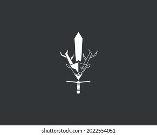 Este logo combina una espada con un ciervo y se le da un color blanco y negro que muestra oscuridad y luz