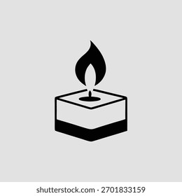 Dies ist eine minimalistische Illustration einer Kerze mit einem Würfel Basis, auf einem grauen Hintergrund gesetzt. Das Design ist einfach, mit sauberen Linien und einer festen schwarzen Füllung.