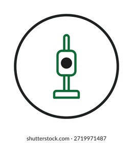 Esta representação minimalista apresenta um sinal de trânsito verde dentro de uma moldura circular escura, simbolizando orientação e segurança. Seu design simplista transmite controle e consciência em um